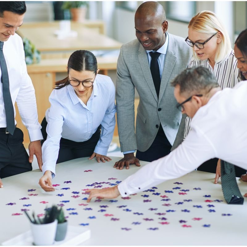 reuniao de pessoas carreira e empreendedorismo